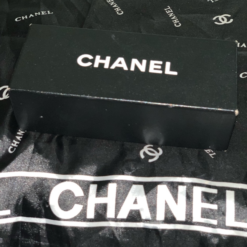 Empty box - Picture 2 of 5